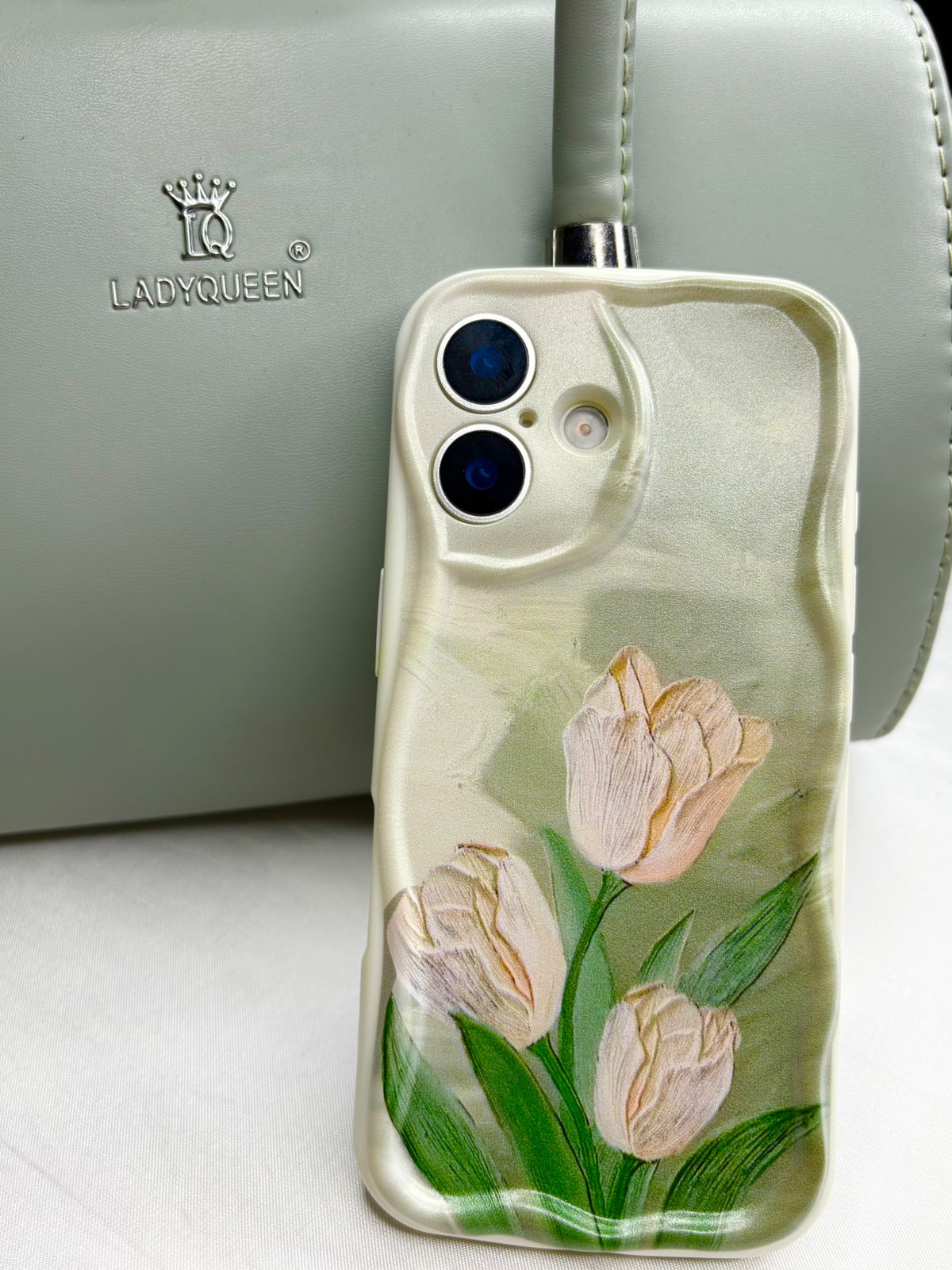 Flower Tulip Shockproof iPhone Case – Stylish Floral Protection