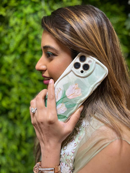 Flower Tulip Shockproof iPhone Case – Stylish Floral Protection