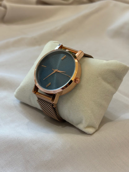 Royal Green Elegance with Magnetic Belt Gold Finish