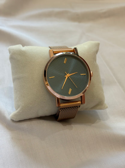 Royal Green Elegance with Magnetic Belt Gold Finish